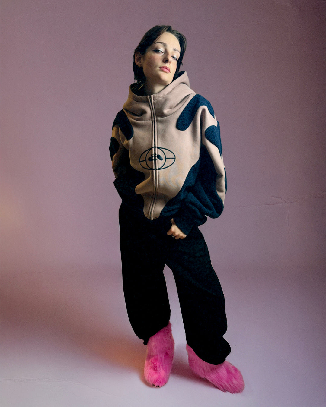 0 BEIGE BLACK HOODIE